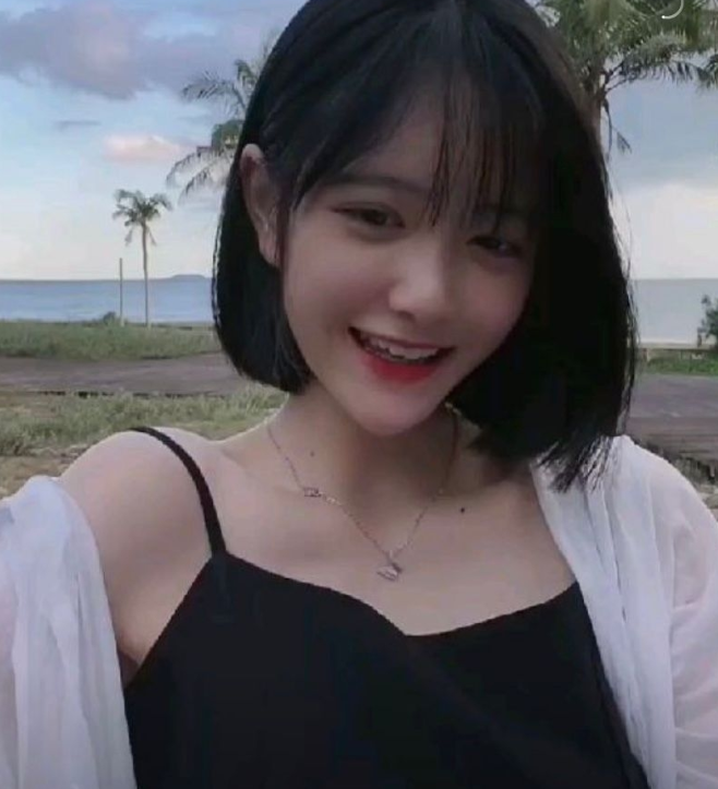 温柔可人，屁股特别大 弹簧一样