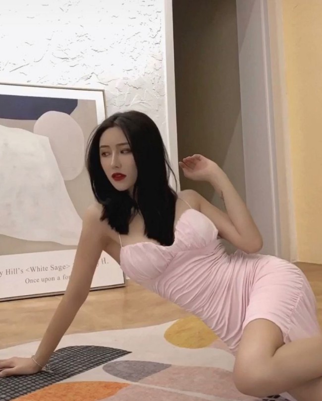 清纯妹妹，等待哥哥品尝，求哥哥后入